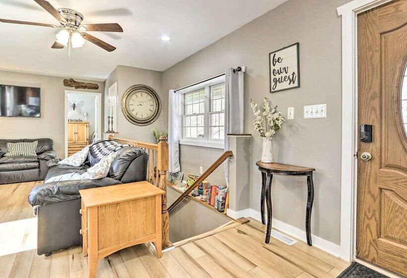 Peaceful & Secluded Knoxville Retreat W/ Deck