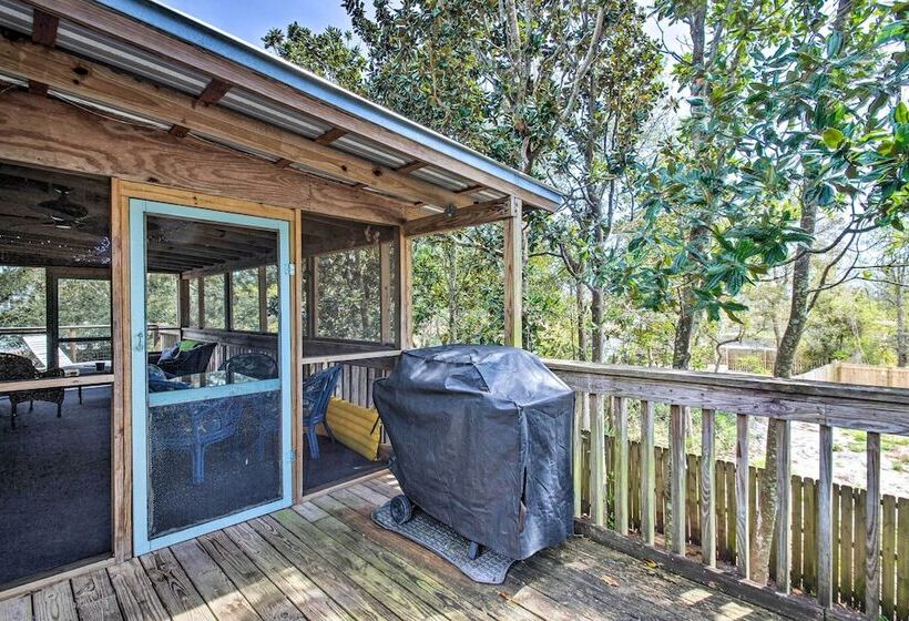 Pensacola Home 2 Blocks From Boat Launch!