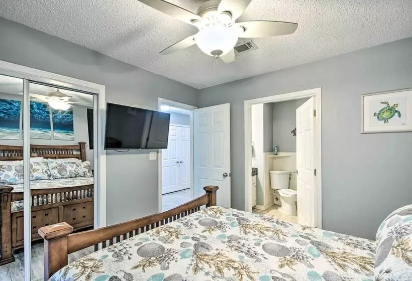 Pensacola Home   2 Blocks From Boat Launch!