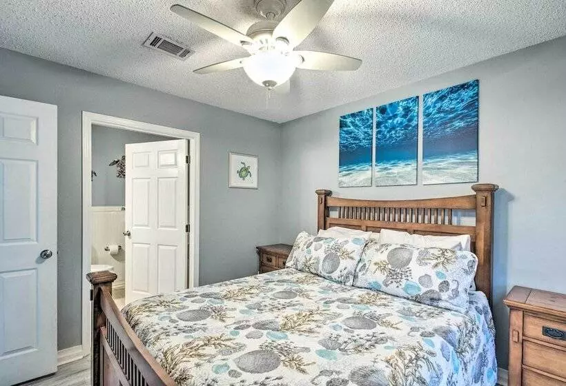 Pensacola Home   2 Blocks From Boat Launch!