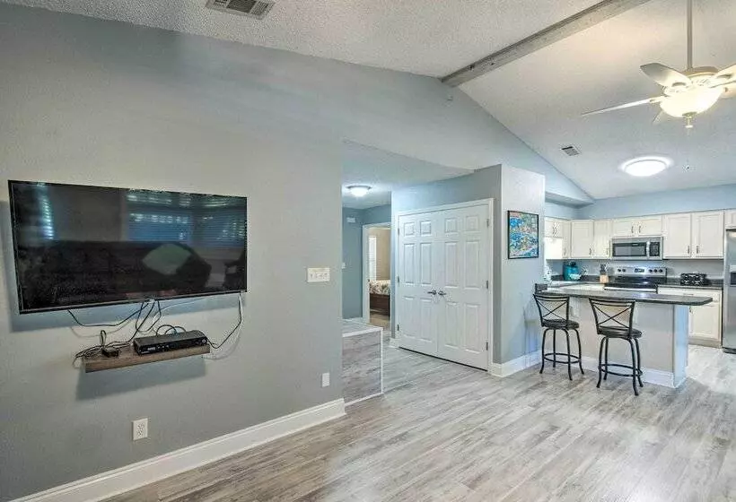 Pensacola Home   2 Blocks From Boat Launch!