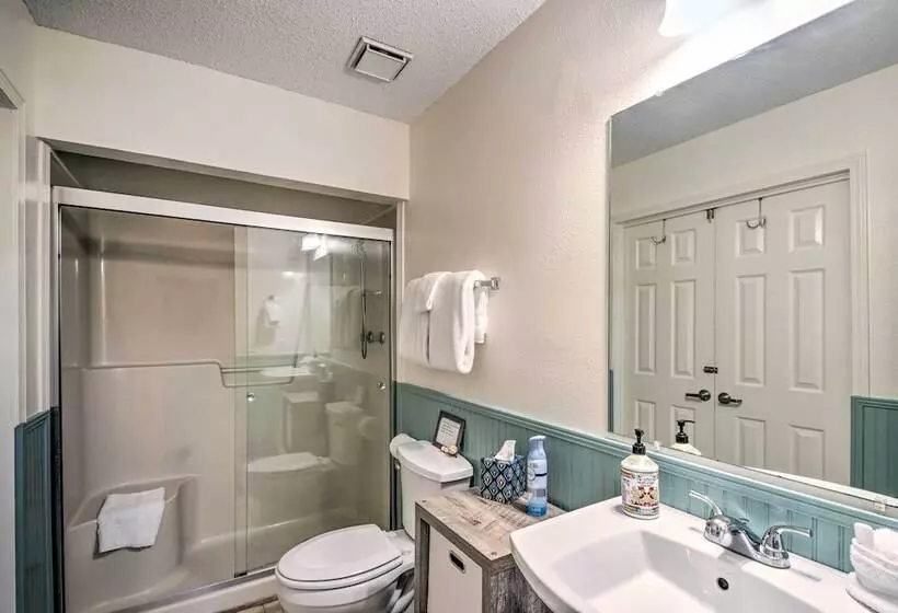 Pensacola Home   2 Blocks From Boat Launch!