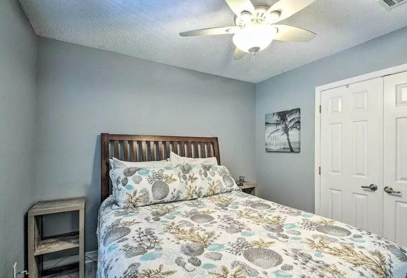 Pensacola Home   2 Blocks From Boat Launch!