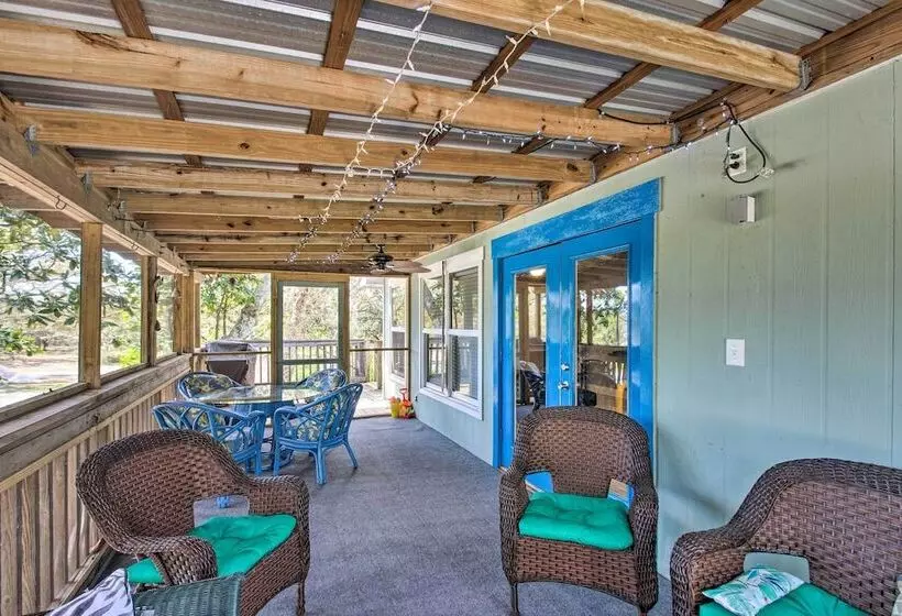 Pensacola Home   2 Blocks From Boat Launch!