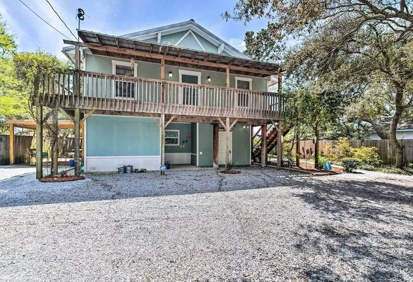 Pensacola Home   2 Blocks From Boat Launch!