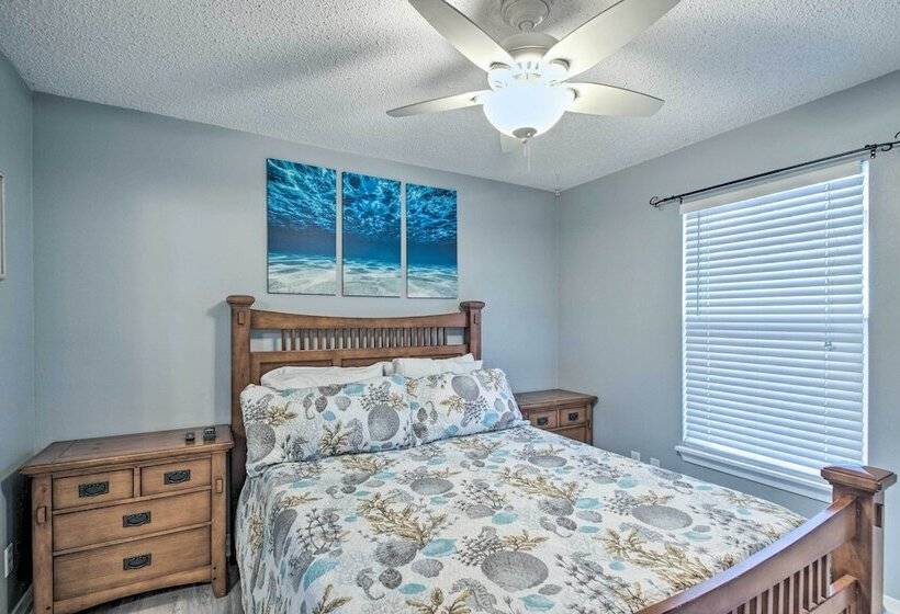 Pensacola Home   2 Blocks From Boat Launch!