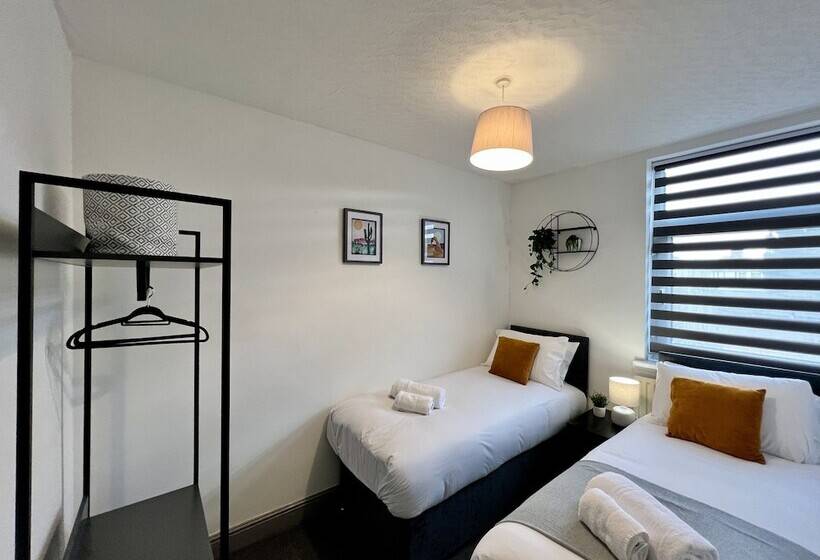 Пансион Bramhall House