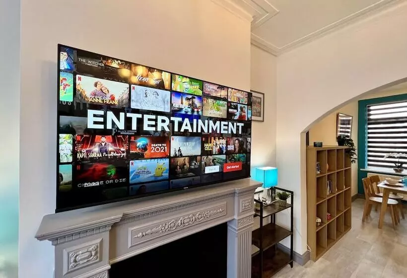 پانسیون Bramhall House