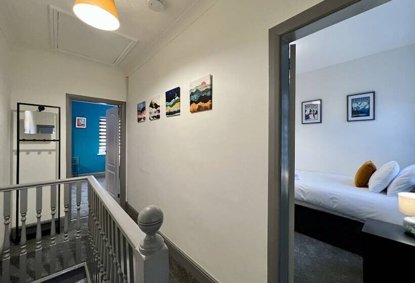 Пансион Bramhall House