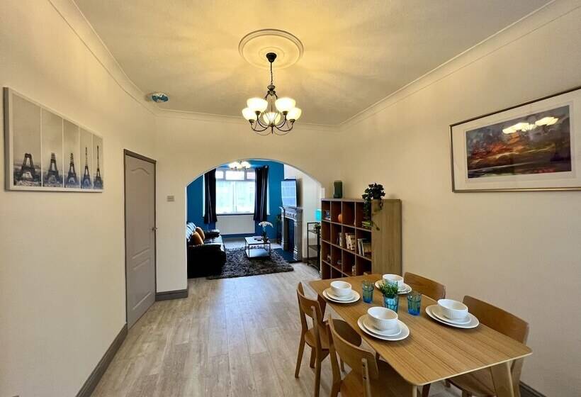 Пансион Bramhall House