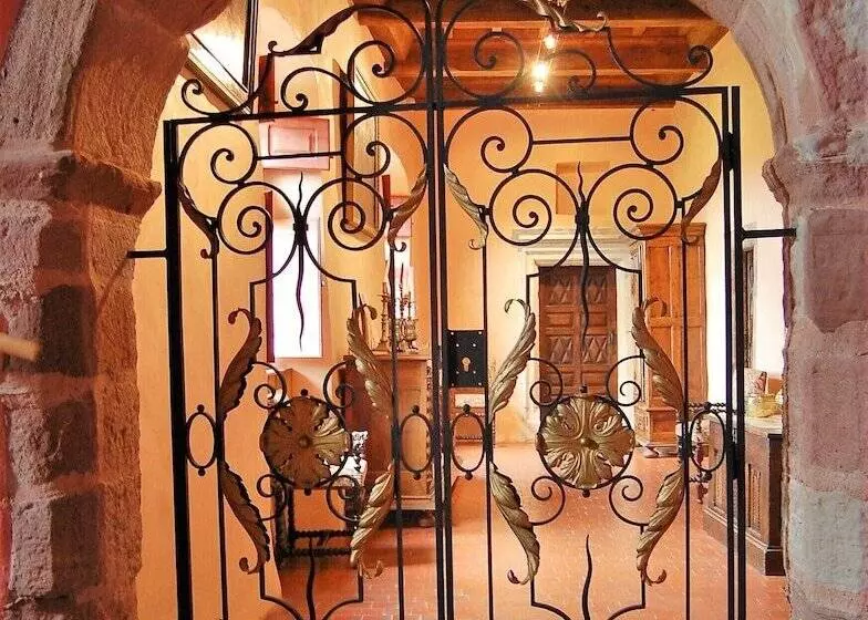 ペンション Chateau La Servayrie