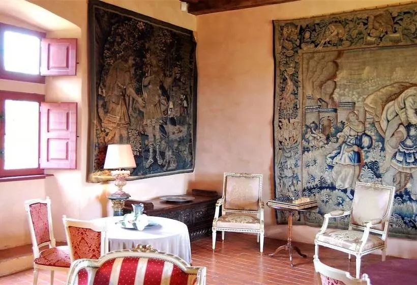 ペンション Chateau La Servayrie