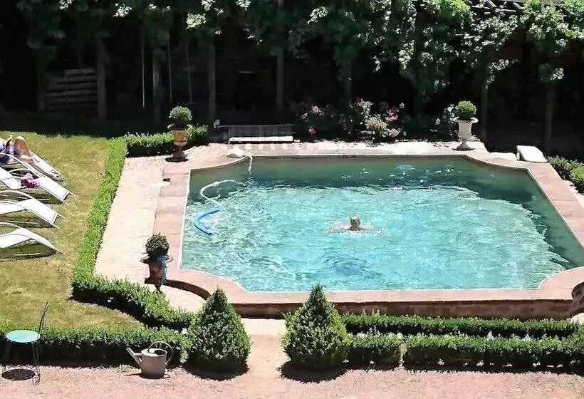 ペンション Chateau La Servayrie