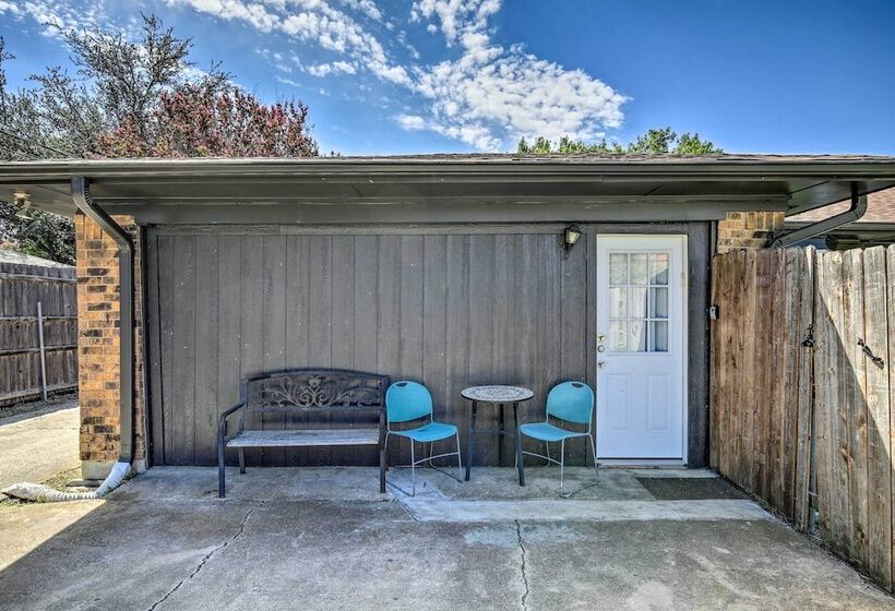 Pet Friendly Dallas Guest House W/ Patio!