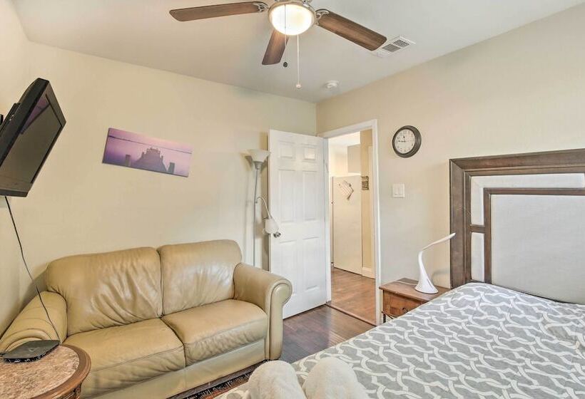 Pet Friendly Dallas Guest House W/ Patio!