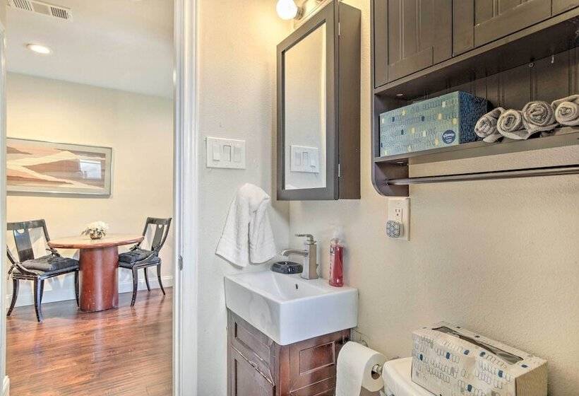 Pet Friendly Dallas Guest House W/ Patio!
