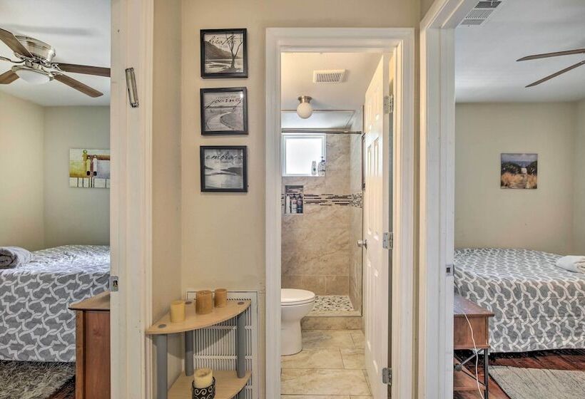 Pet Friendly Dallas Guest House W/ Patio!