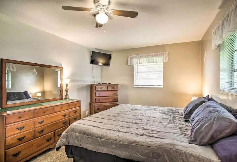 Pets Welcome: Cozy Home W/ Pool In Margate!