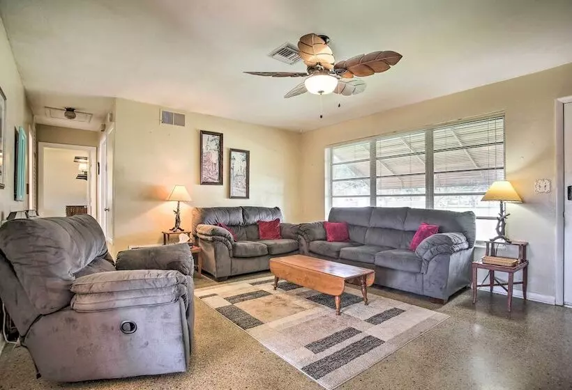 Pets Welcome: Cozy Home W/ Pool In Margate!
