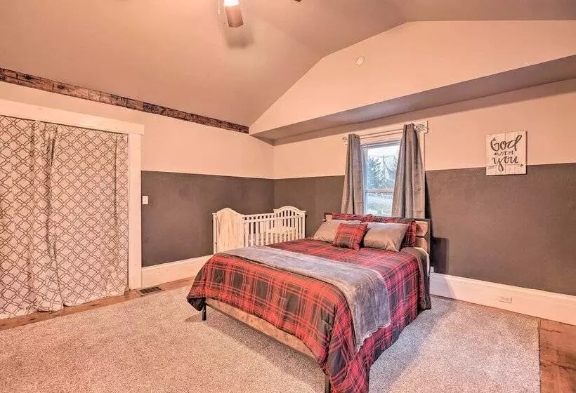 Pet Friendly Seneca Lake Home W/ Private Deck