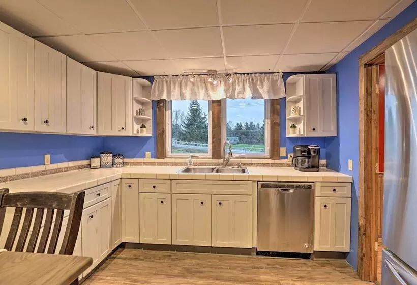 Pet Friendly Seneca Lake Home W/ Private Deck