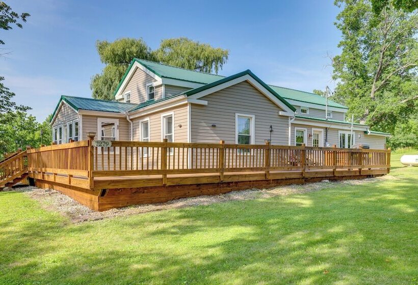 Pet Friendly Seneca Lake Home W/ Private Deck