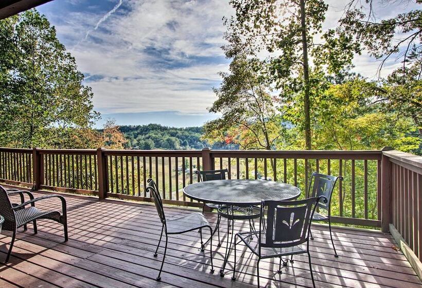 Pigeon Forge Scenic Solitude W/ Private Hot Tub!