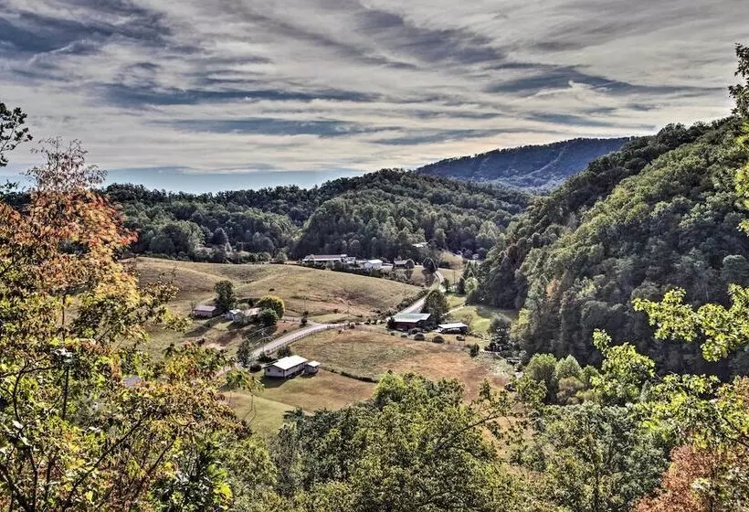 Pigeon Forge  Scenic Solitude  W/ Private Hot Tub!