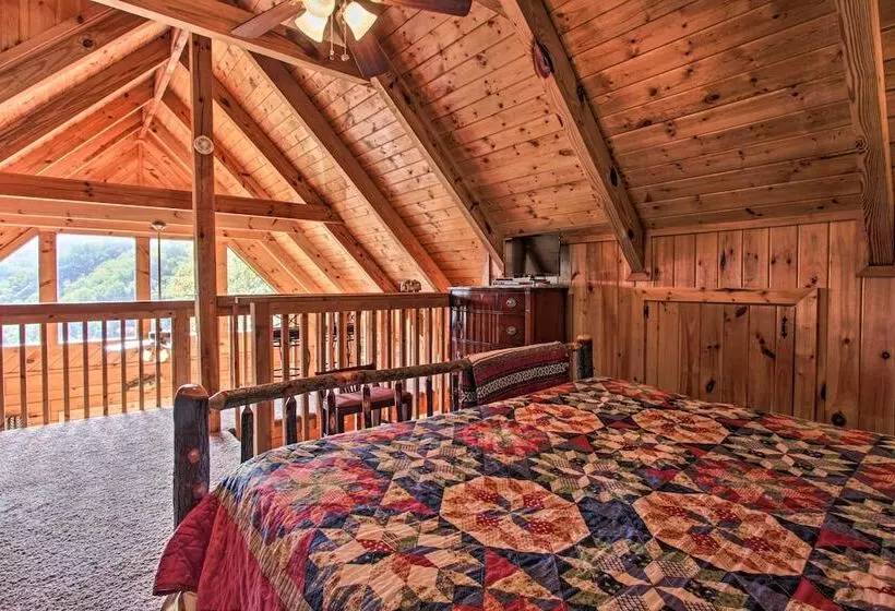 Pigeon Forge  Scenic Solitude  W/ Private Hot Tub!