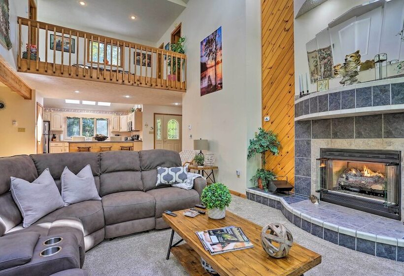 Pocono Lake Paradise W/ Private Beach & Dock!