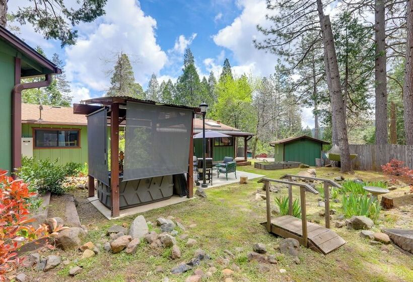 1 Mi To Lake: Hot Tub Haven In Pollock Pines!