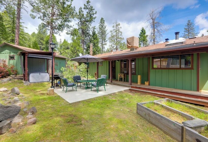 1 Mi To Lake: Hot Tub Haven In Pollock Pines!