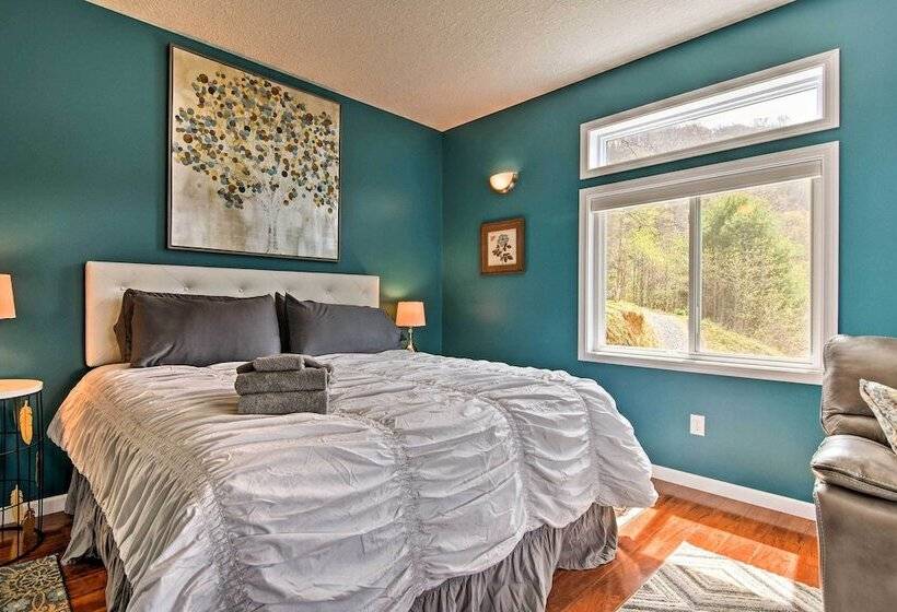 Private Blue Ridge Home W/ Hot Tub, Mountain Views