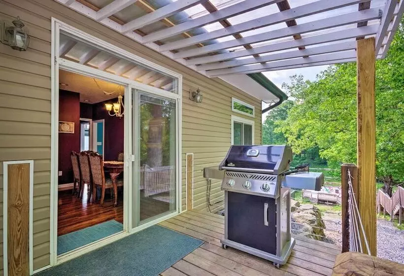 Private Blue Ridge Home W/ Hot Tub, Mountain Views