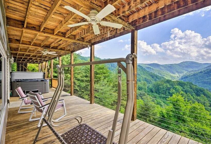 Private Blue Ridge Home W/ Hot Tub, Mountain Views