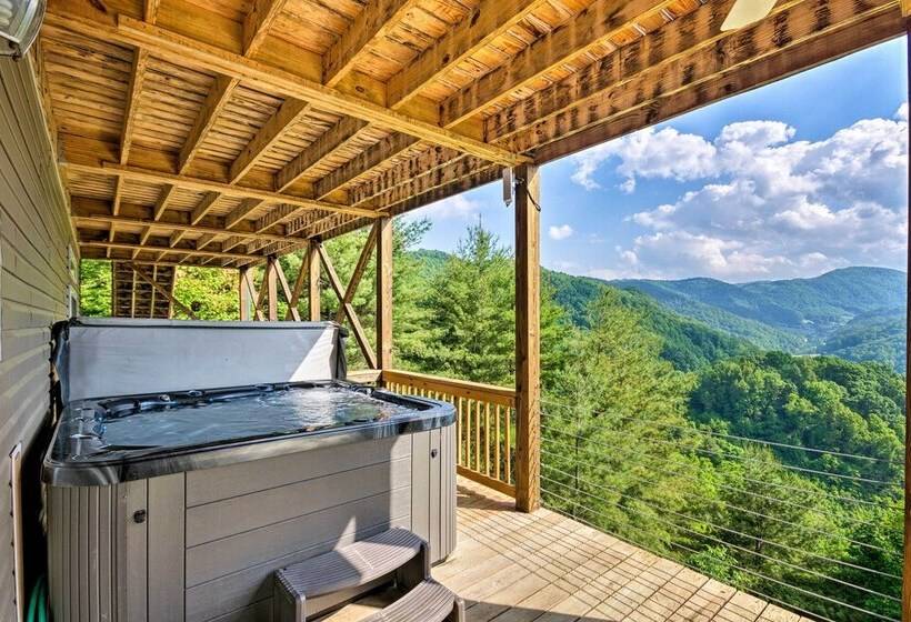 Private Blue Ridge Home W/ Hot Tub, Mountain Views