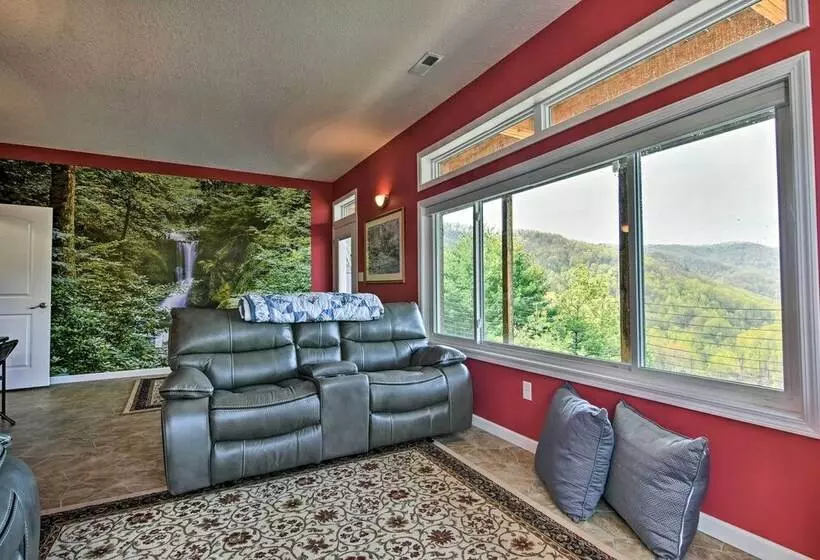 Private Blue Ridge Home W/ Hot Tub, Mountain Views