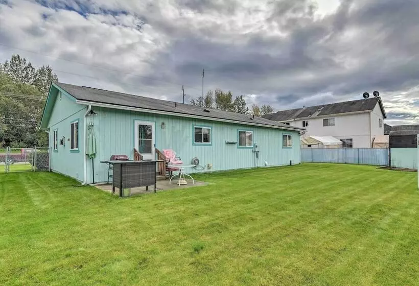 Quaint Ranch Home W/ Yard In Midtown Anchorage!