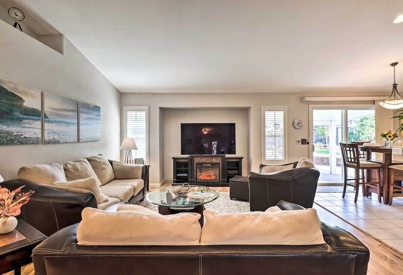 Reno Home W/ Private Yard + Hot Tub