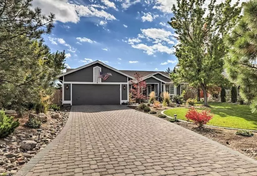 Reno Home W/ Private Yard + Hot Tub