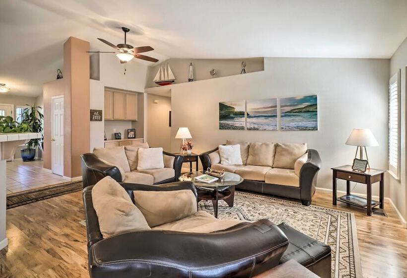 Reno Home W/ Private Yard + Hot Tub