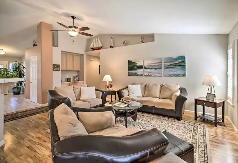 Reno Home W/ Private Yard + Hot Tub