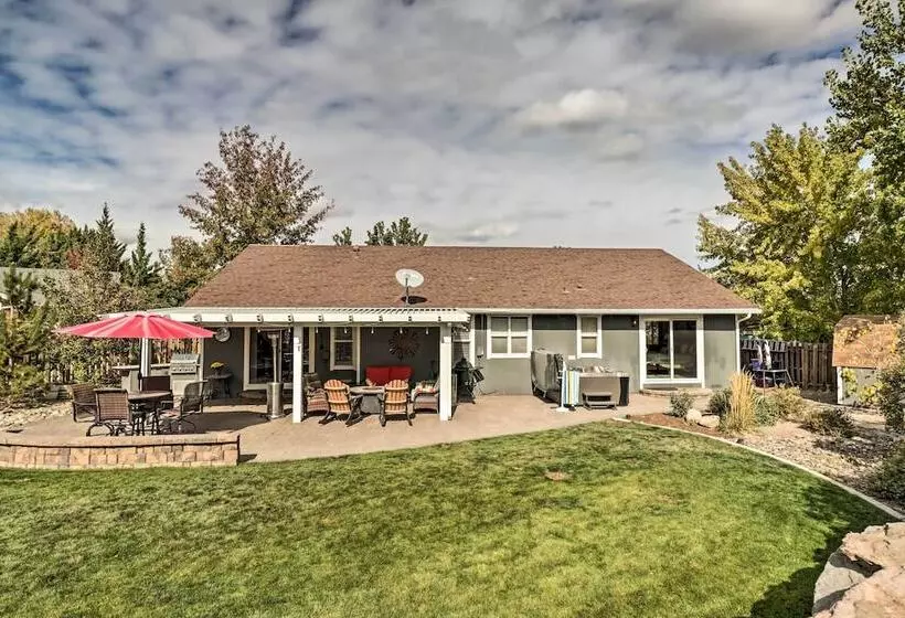 Reno Home W/ Private Yard + Hot Tub