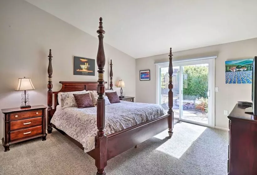 Reno Home W/ Private Yard + Hot Tub