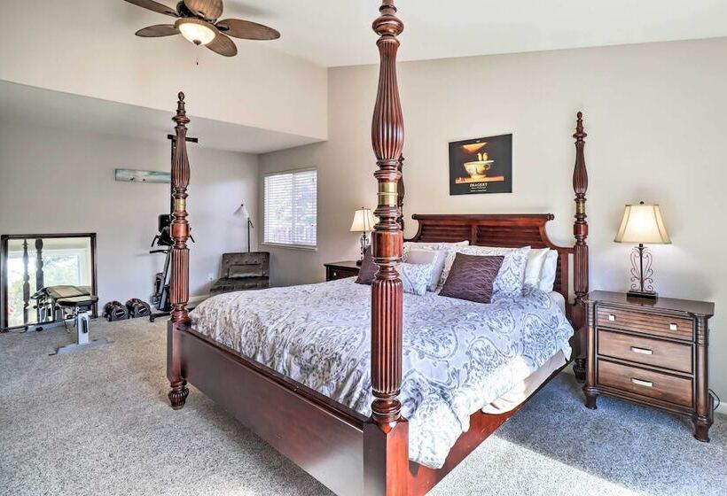 Reno Home W/ Private Yard + Hot Tub