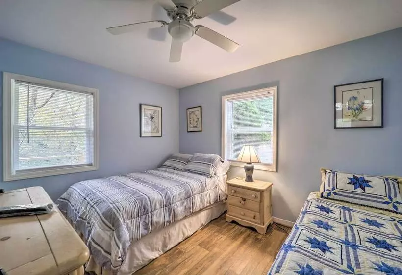 Riverfront Newland Home W/ Pool & Golf Club Access