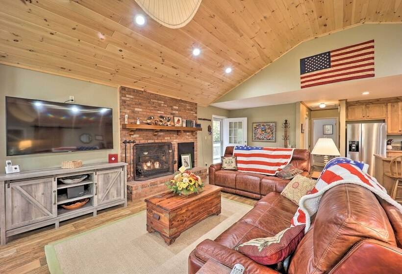 Riverfront Newland Home W/ Pool & Golf Club Access