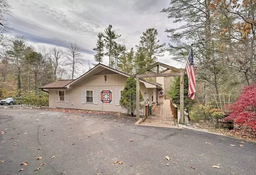 Riverfront Newland Home W/ Pool & Golf Club Access