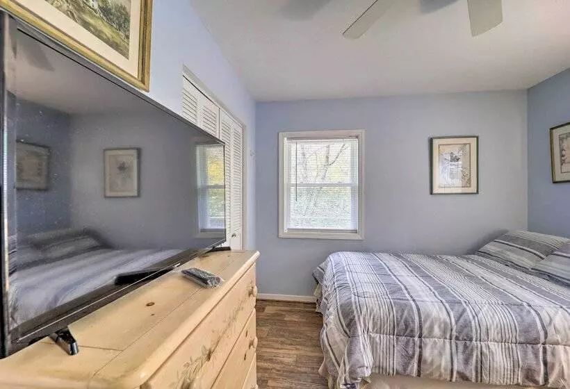 Riverfront Newland Home W/ Pool & Golf Club Access