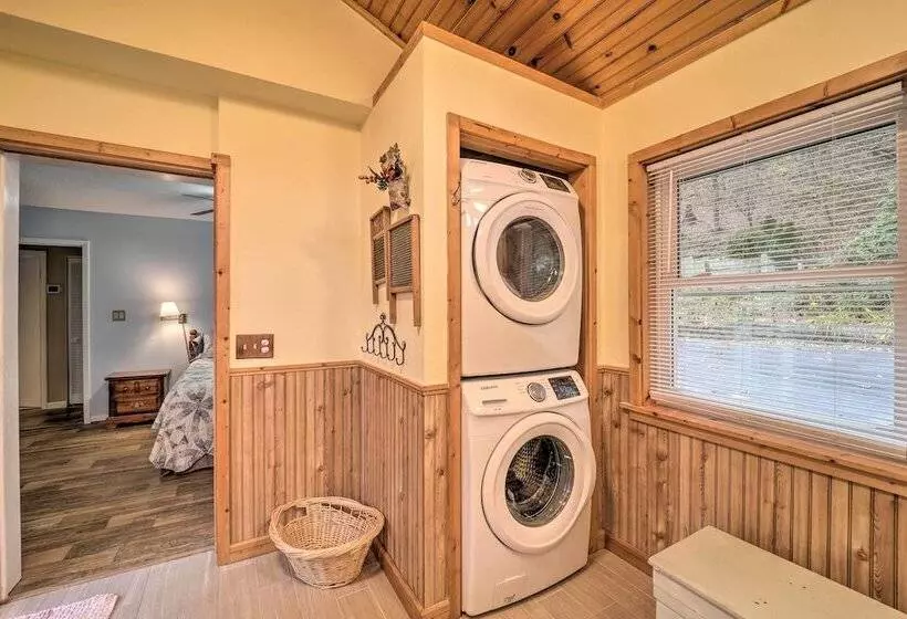 Riverfront Newland Home W/ Pool & Golf Club Access